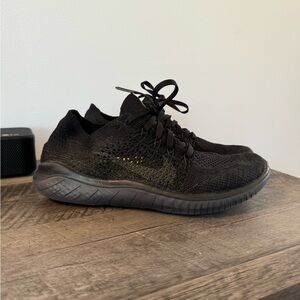 Nike Flyknit Flex Run Sneakers